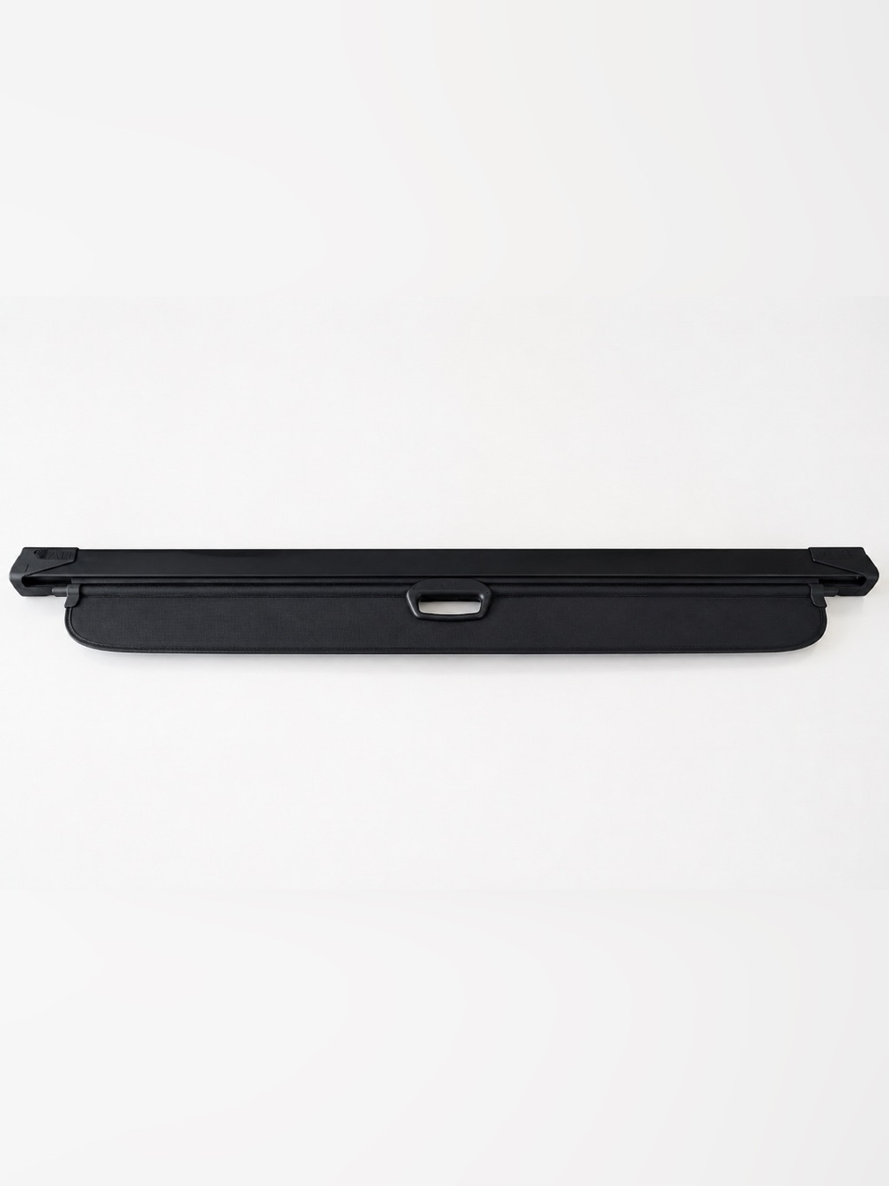 BMW iX retractable cargo cover